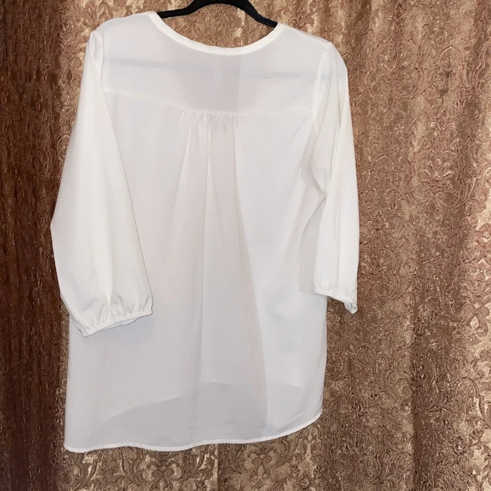 Allison Joy Elegant White V-Neck Blouse.  Size Medium - Picture 2 of 4